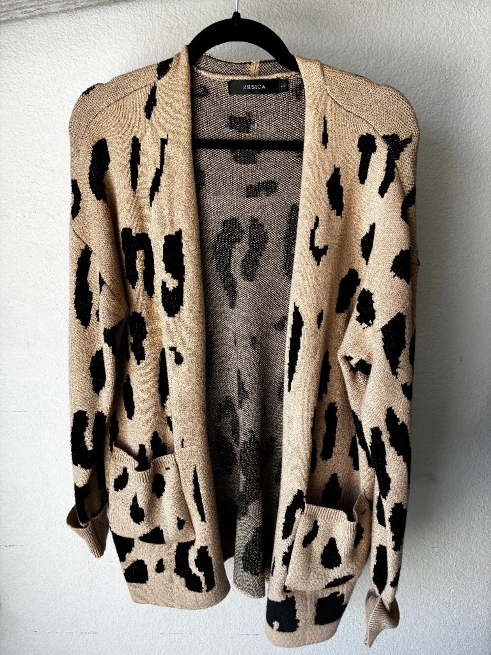 Zesica Beige and Black Cardigan